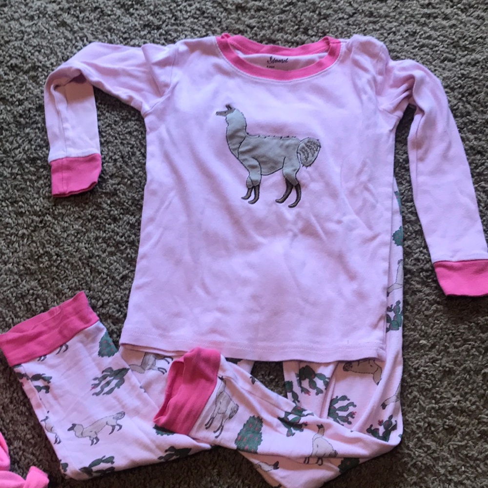 Little girls size 8 llama pajamas